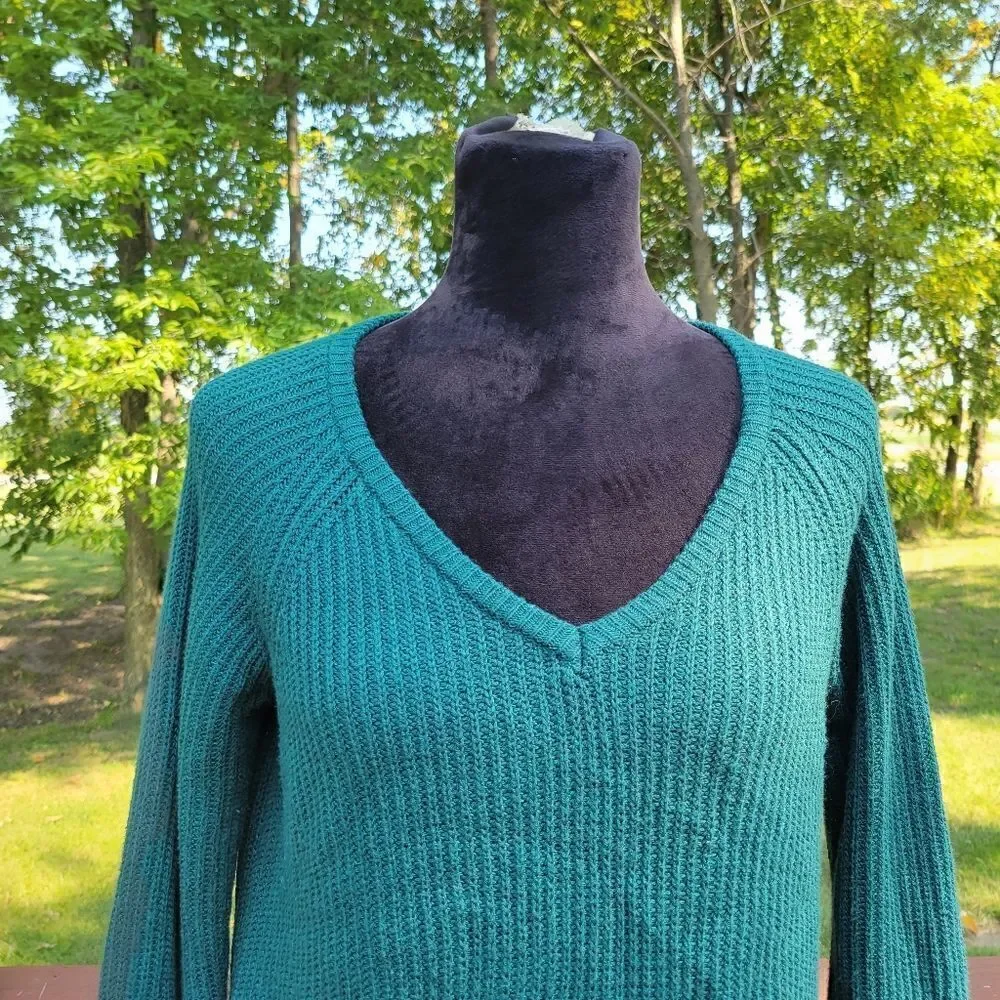 SO Brand Ladies Pullover Vneck knit Oversized Sweater sz  Large Dark Green